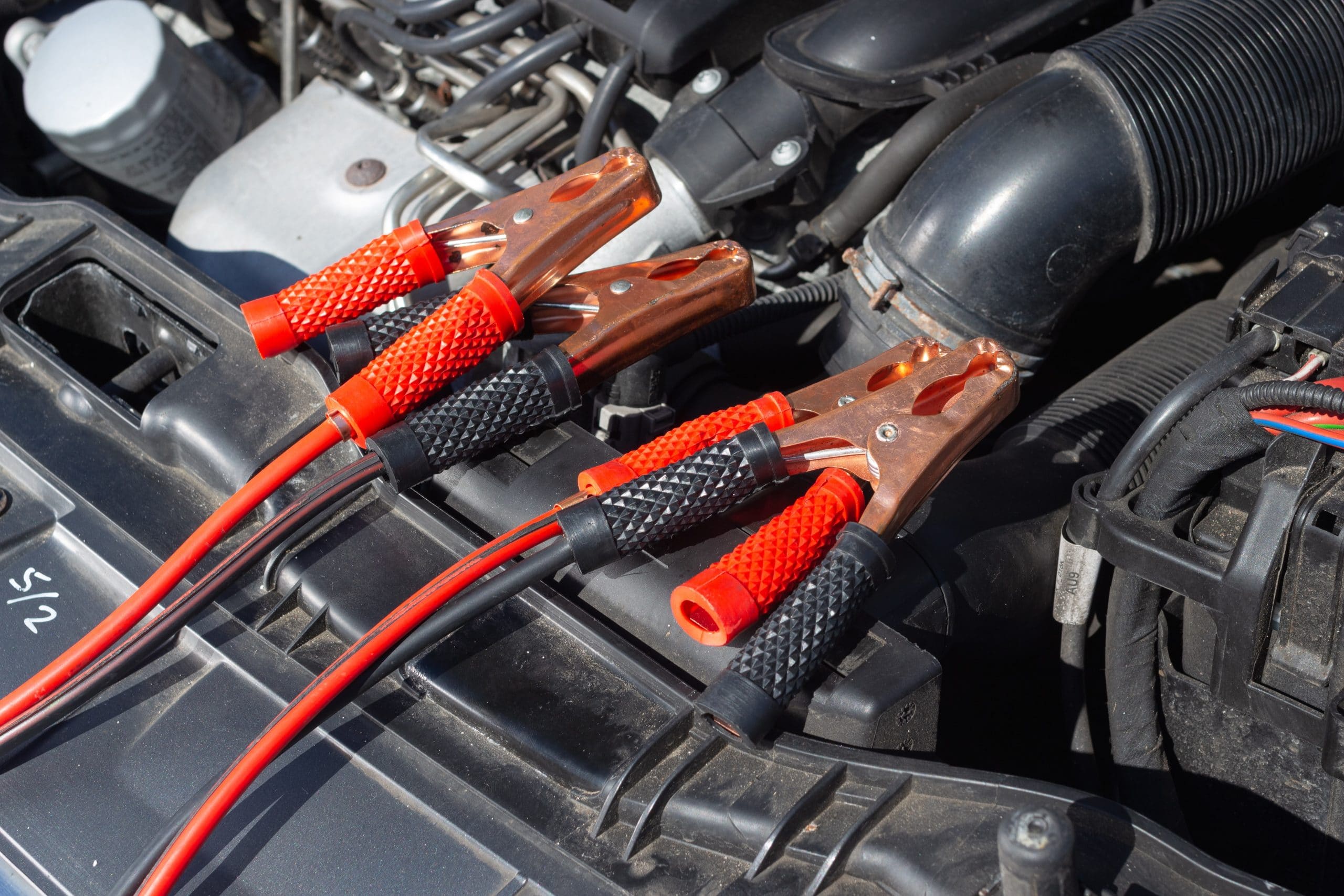 Que faire quand la batterie auto se décharge vite ? Conseils Entretien