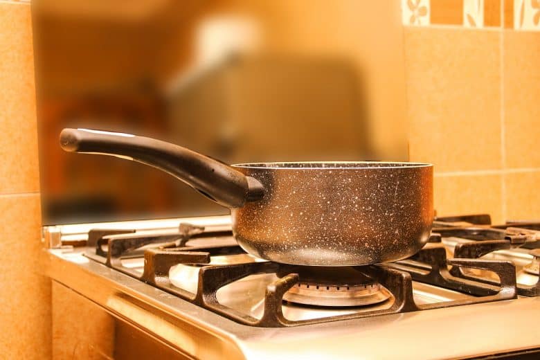 comment nettoyer une casserole brulée